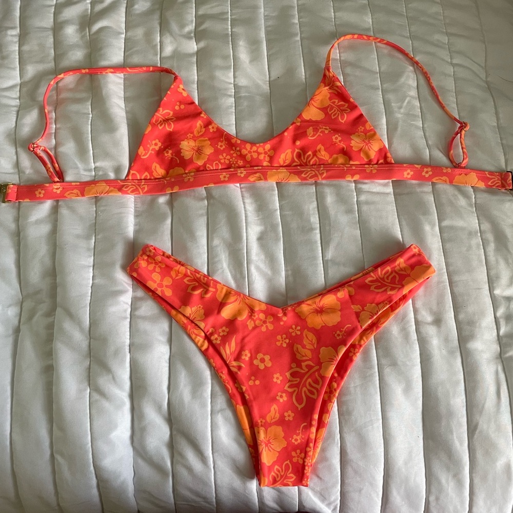Kulani Kinis bathing suit